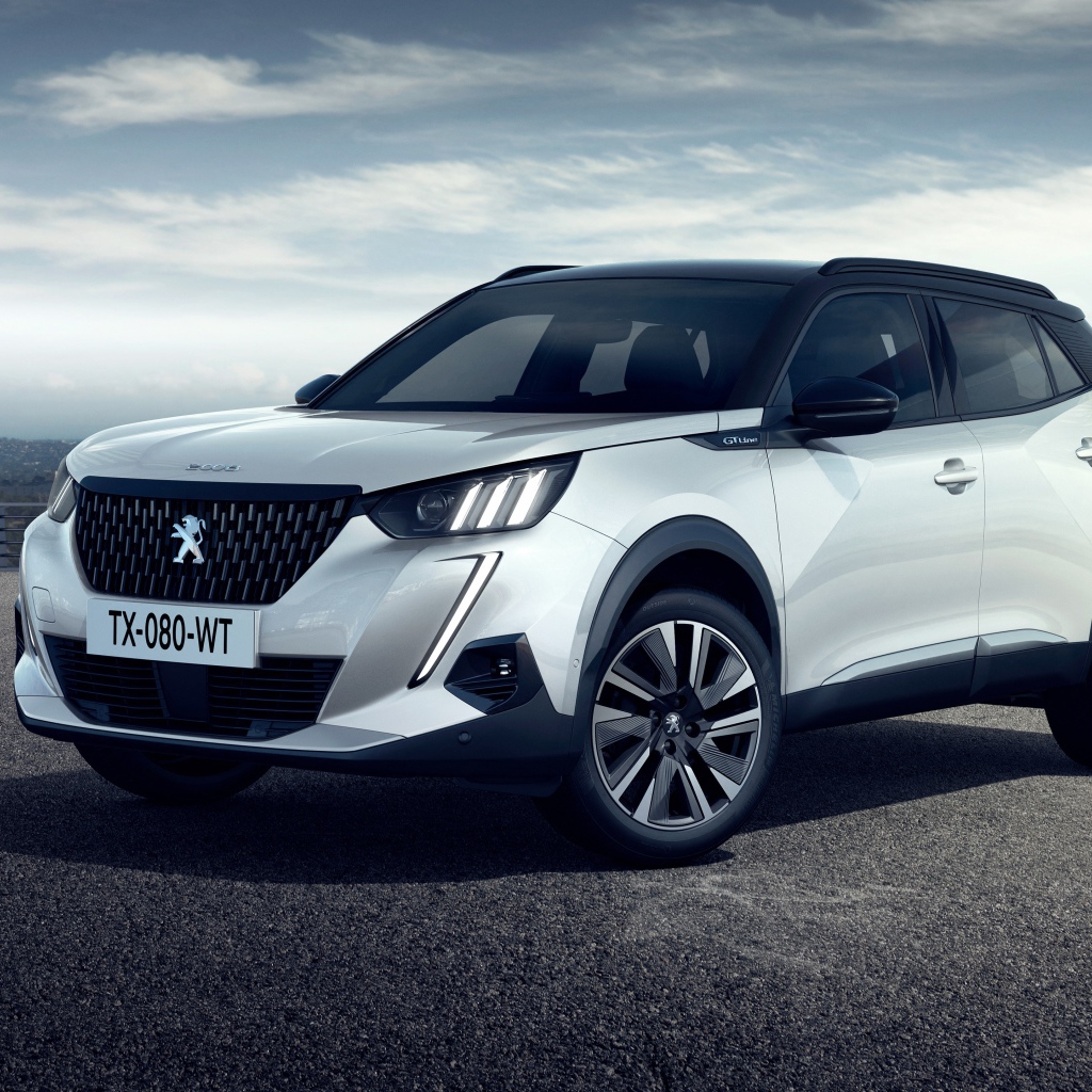 Стильный серебристый внедорожник Peugeot 2008 GT Line, 2019 года