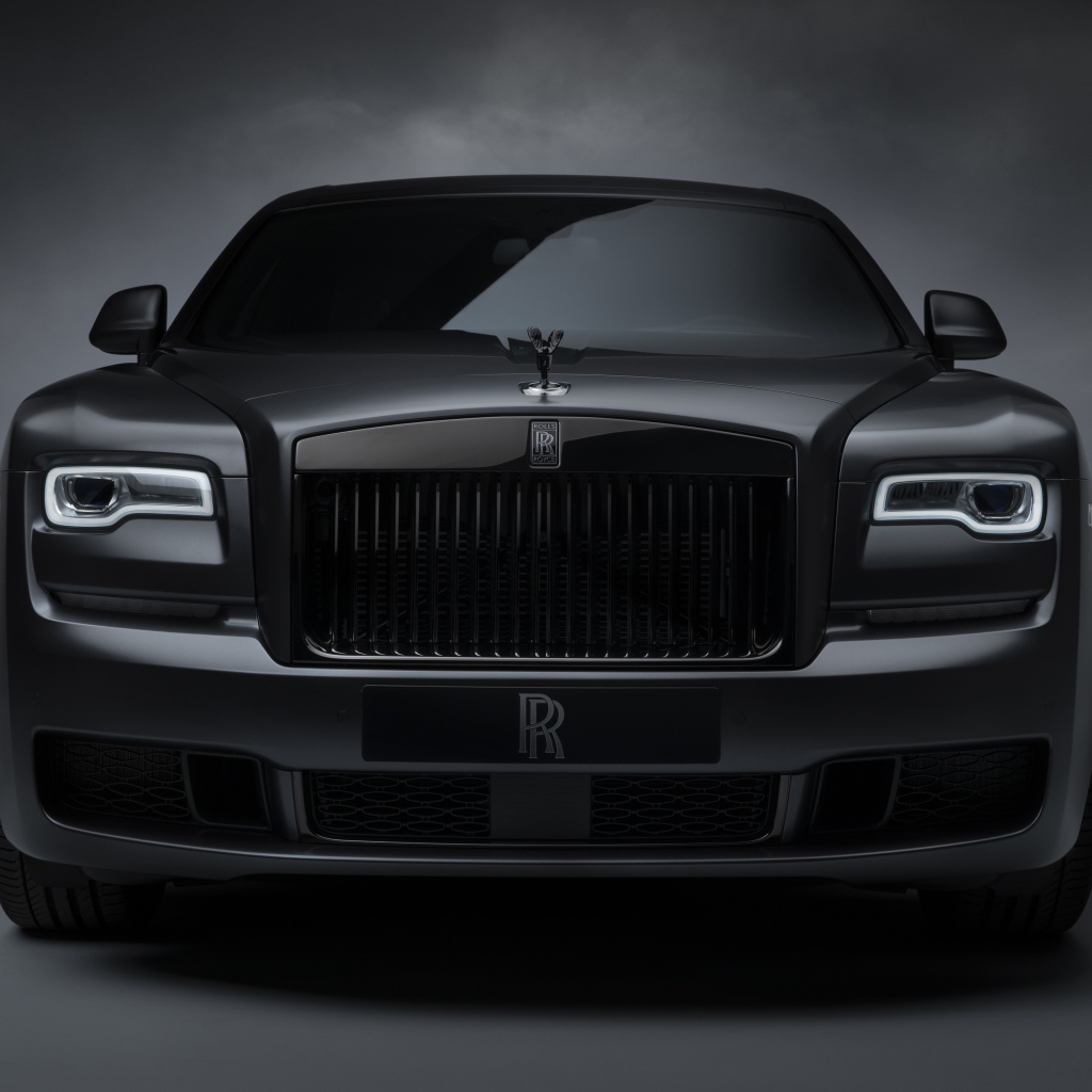 Автомобиль Rolls-Royce Ghost, 2019 года вид спереди