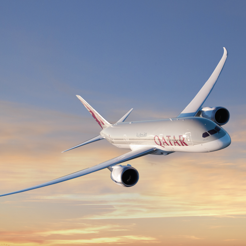 Боинг авиакомпании Qatar в небе