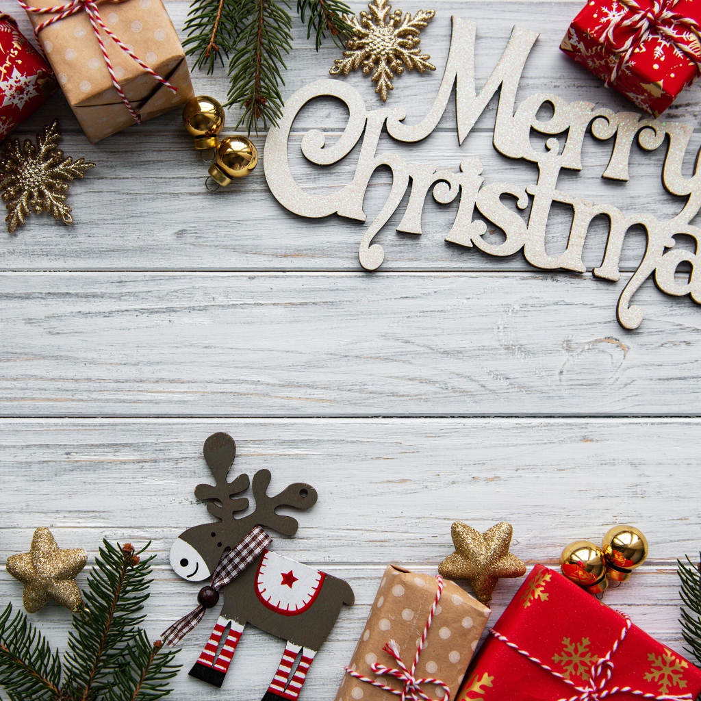 Открытка на Рождество на деревянном фоне