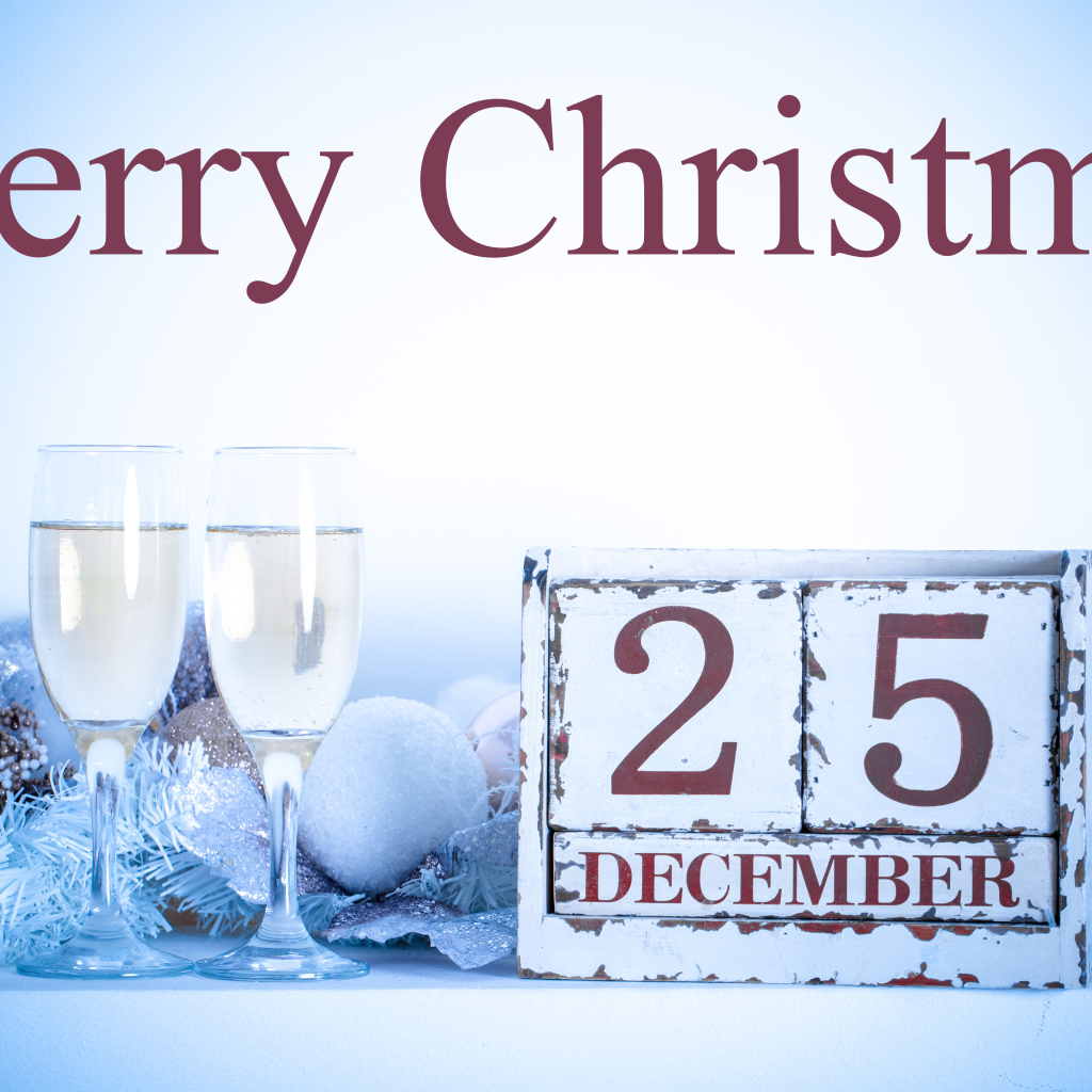 Открытка на Рождество с бокалами 