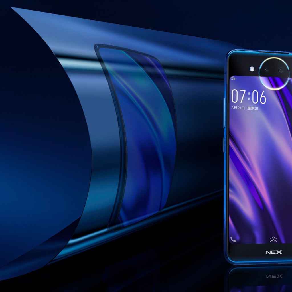 Новый красивый тонкий смартфон Vivo NEX Dual Display Edition на синем фоне