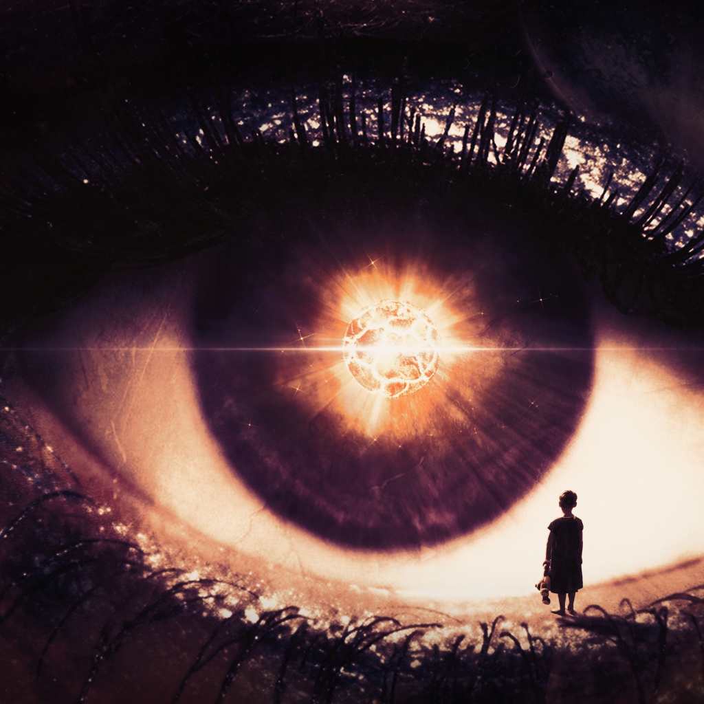 Маленькая девочка стоит на открытом фантастическом глазу