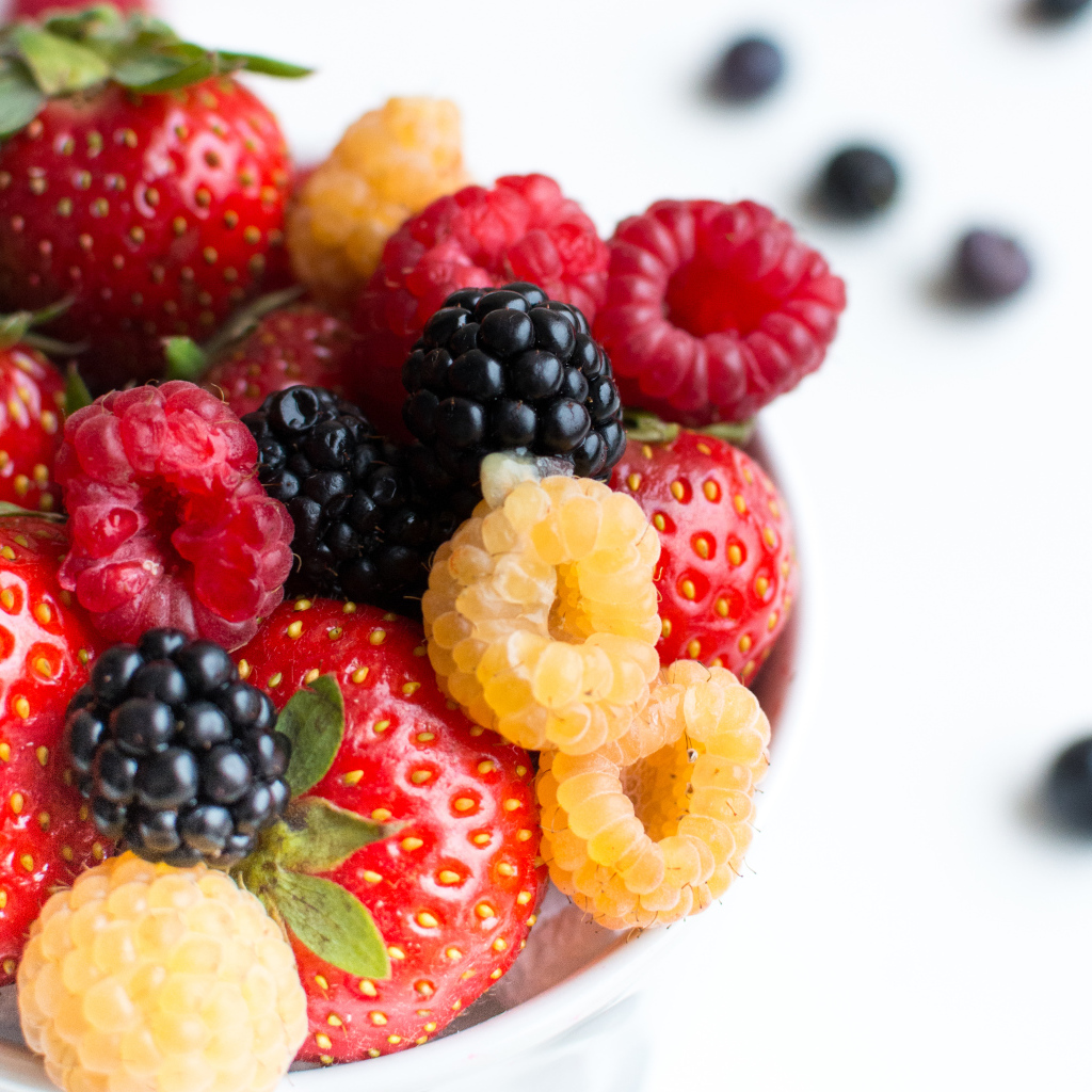 Вкусные сладкие спелые ягоды крупным планом