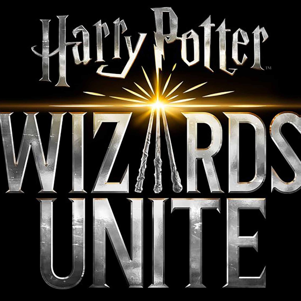 Логотип новой видеоигры Harry Potter: Wizards Unite, 2019 года на черном фоне