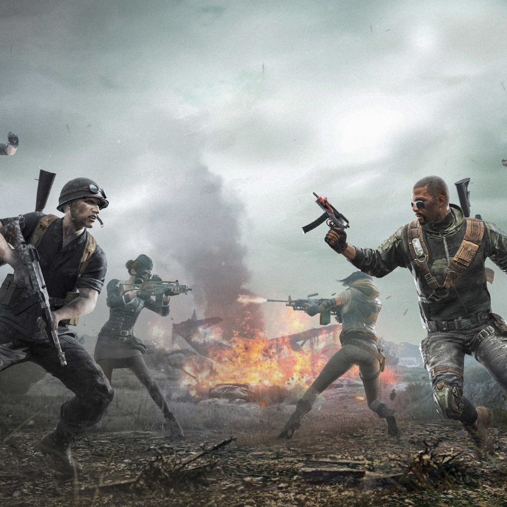 Солдаты сражаются с зомби в игре PUBG