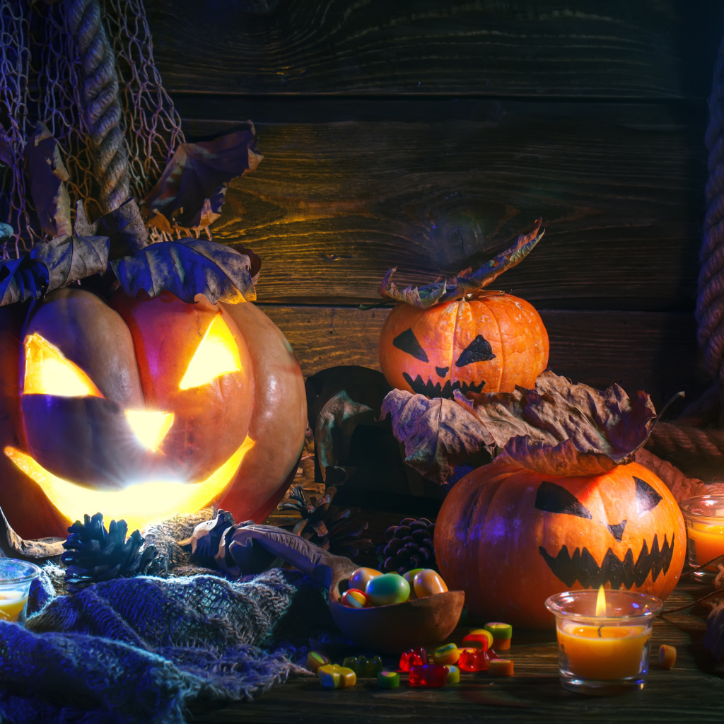 Тыквы и сладости на праздник Хэллоуин 