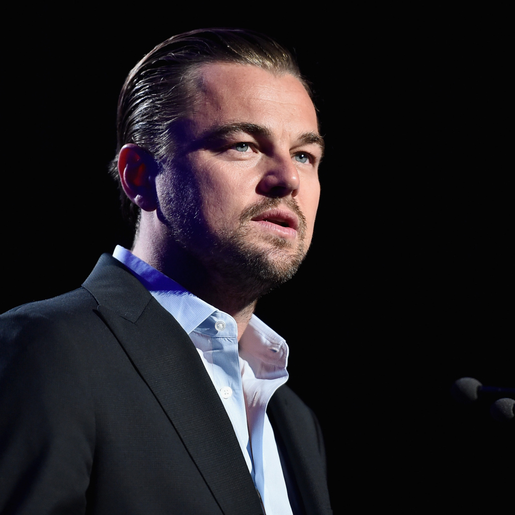 Актер Леонардо Ди Каприо у микрофона