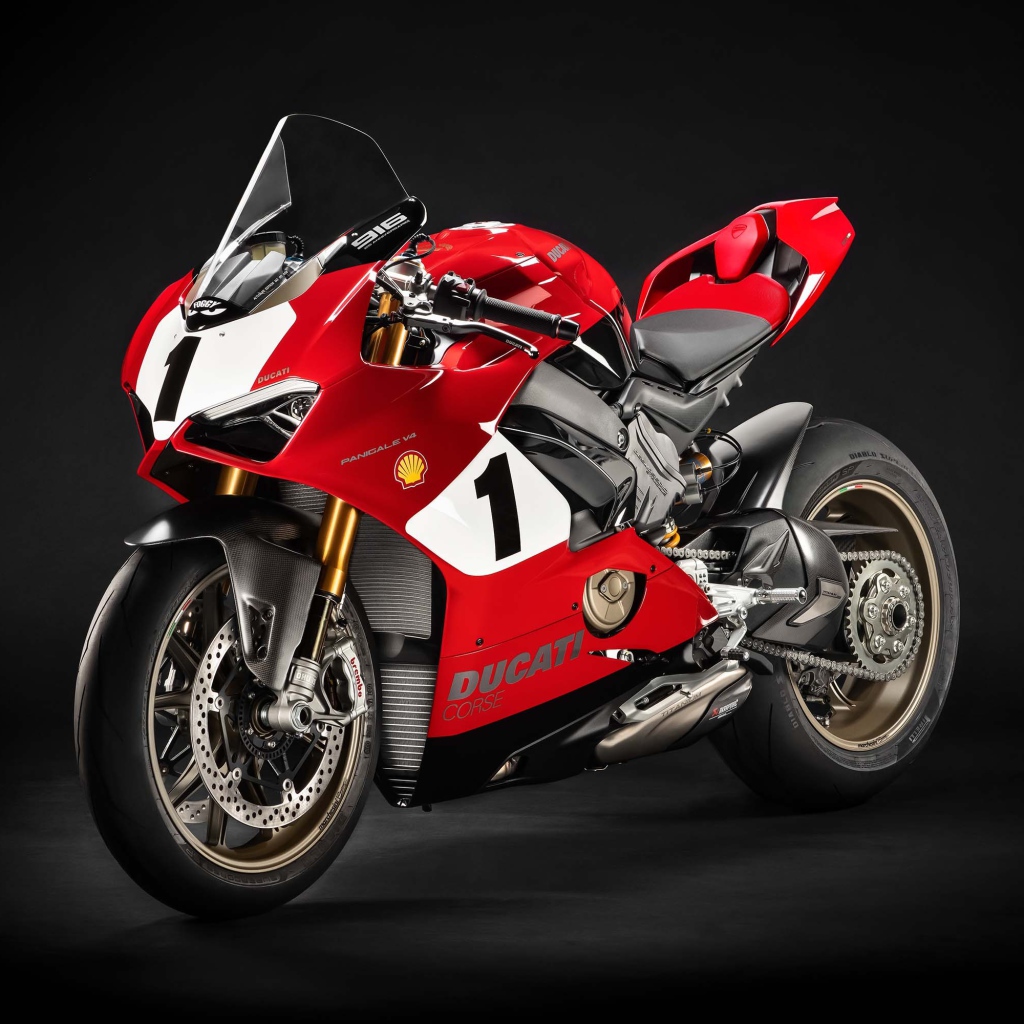Мотоцикл Ducati Panigale V4 Superbike 2019 года на сером фоне