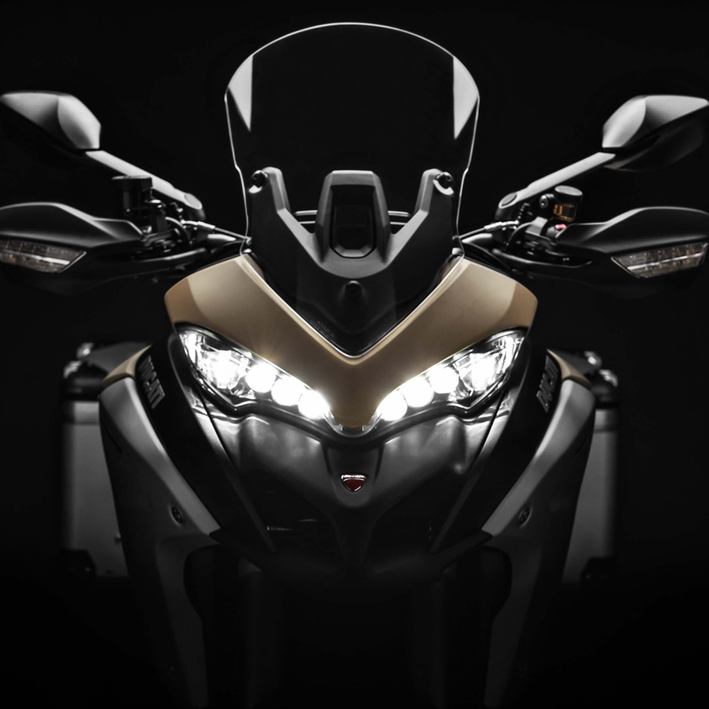 Мотоцикл Ducati Multistrada 1260 Enduro, 2019 вид спереди