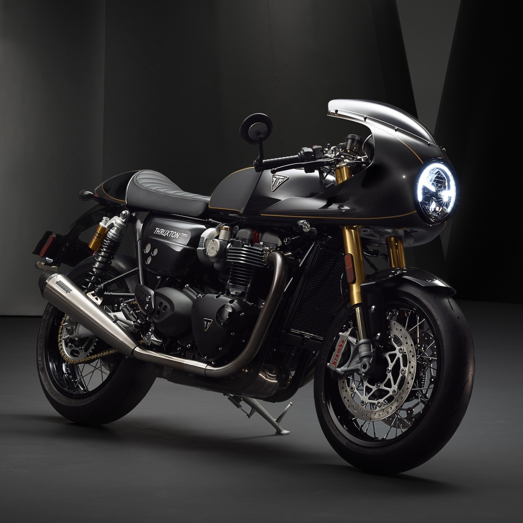 Черный мотоцикл Triumph Thruxton TFC 2019 года 
