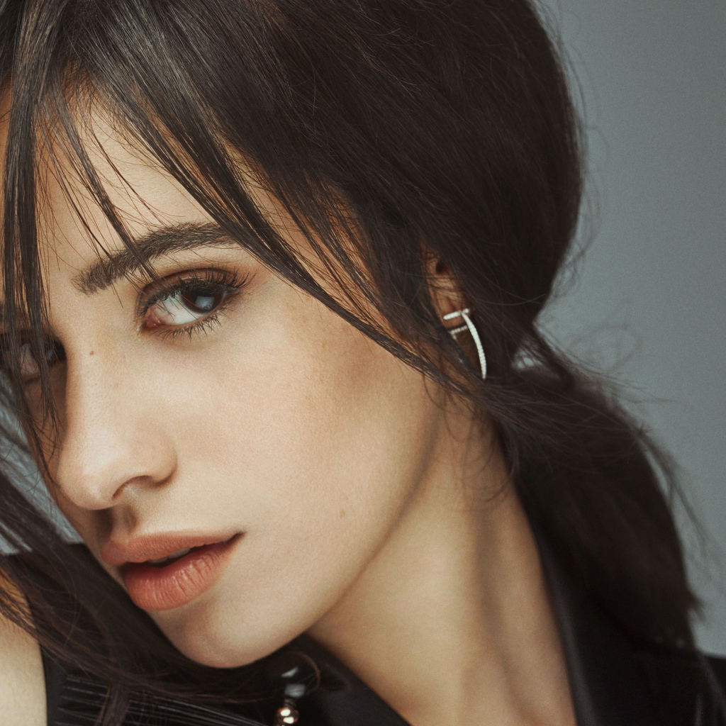 Певица Камила Кабельо лицо крупным планом