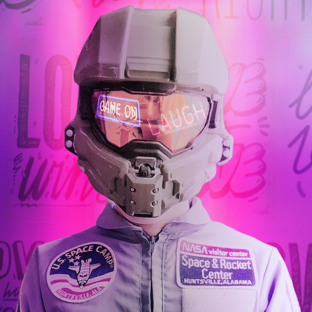 Астронавт NASA в костюме и шлеме