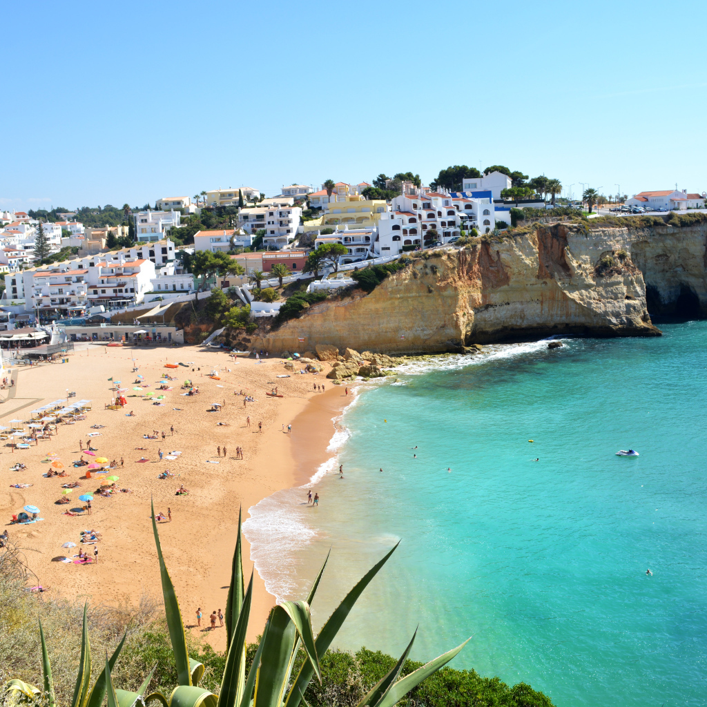 Остров Прая-ду-Карвоэйру, Португалия
