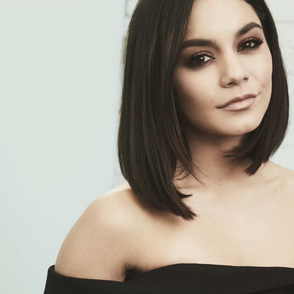 Красивая кареглазая девушка, актриса Ванесса Хадженс