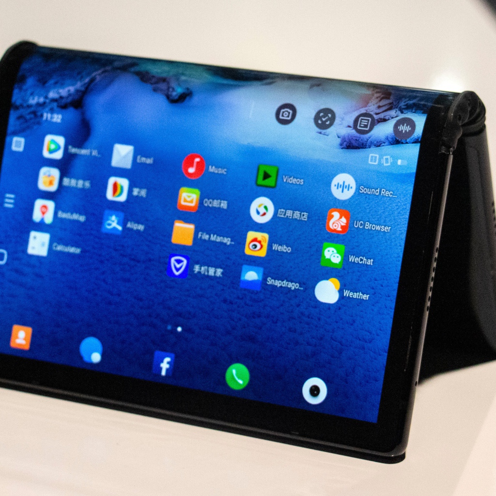 Гибкий смартфон Royole FlexPai, CES 2019