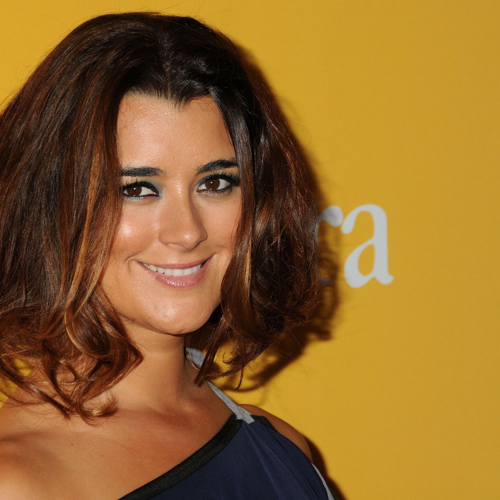 Улыбающаяся актриса Коте де Пабло 