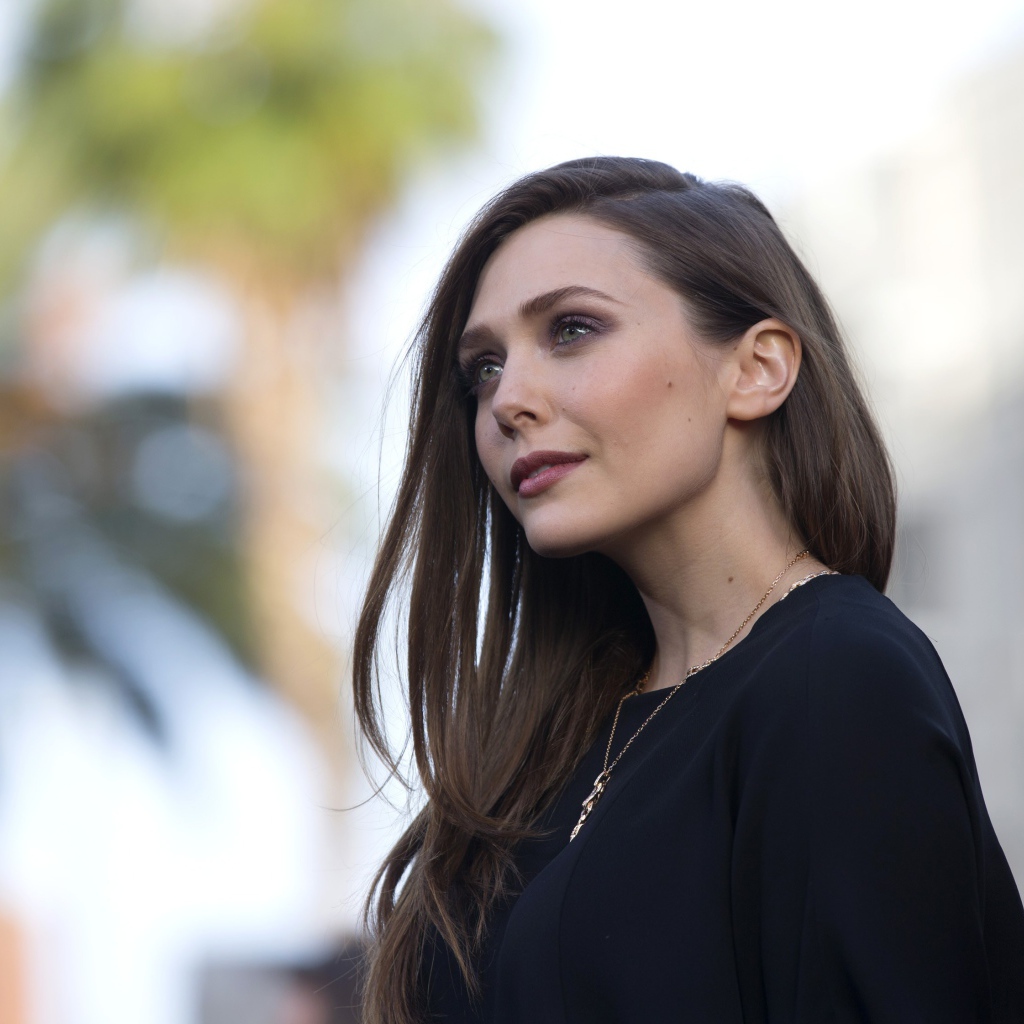 Нежная красивая девушка, актриса Элизабет Олсен