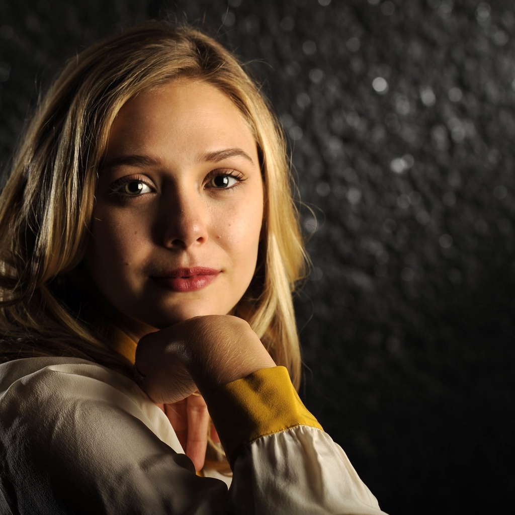 Нежная девушка, актриса Элизабет Олсен