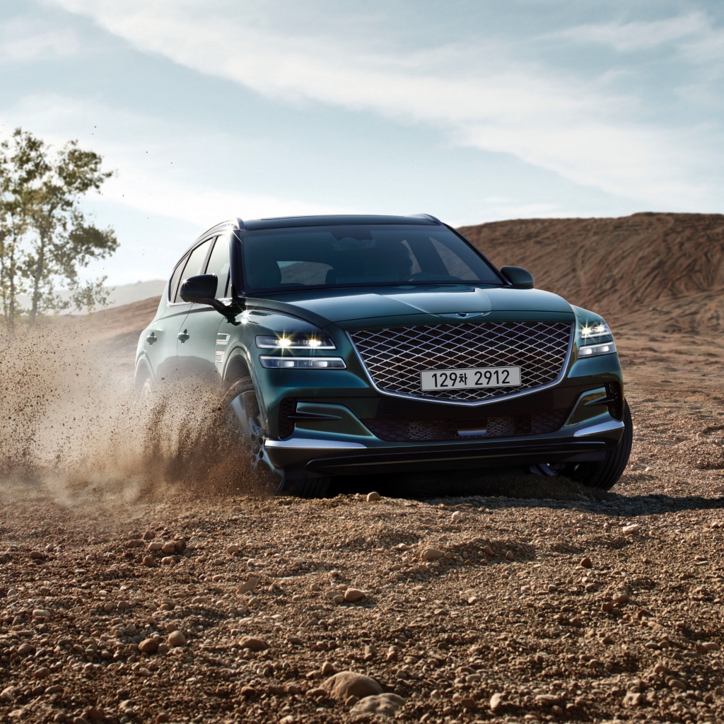 Внедорожник Genesis GV80, 2020 года на бездорожье 