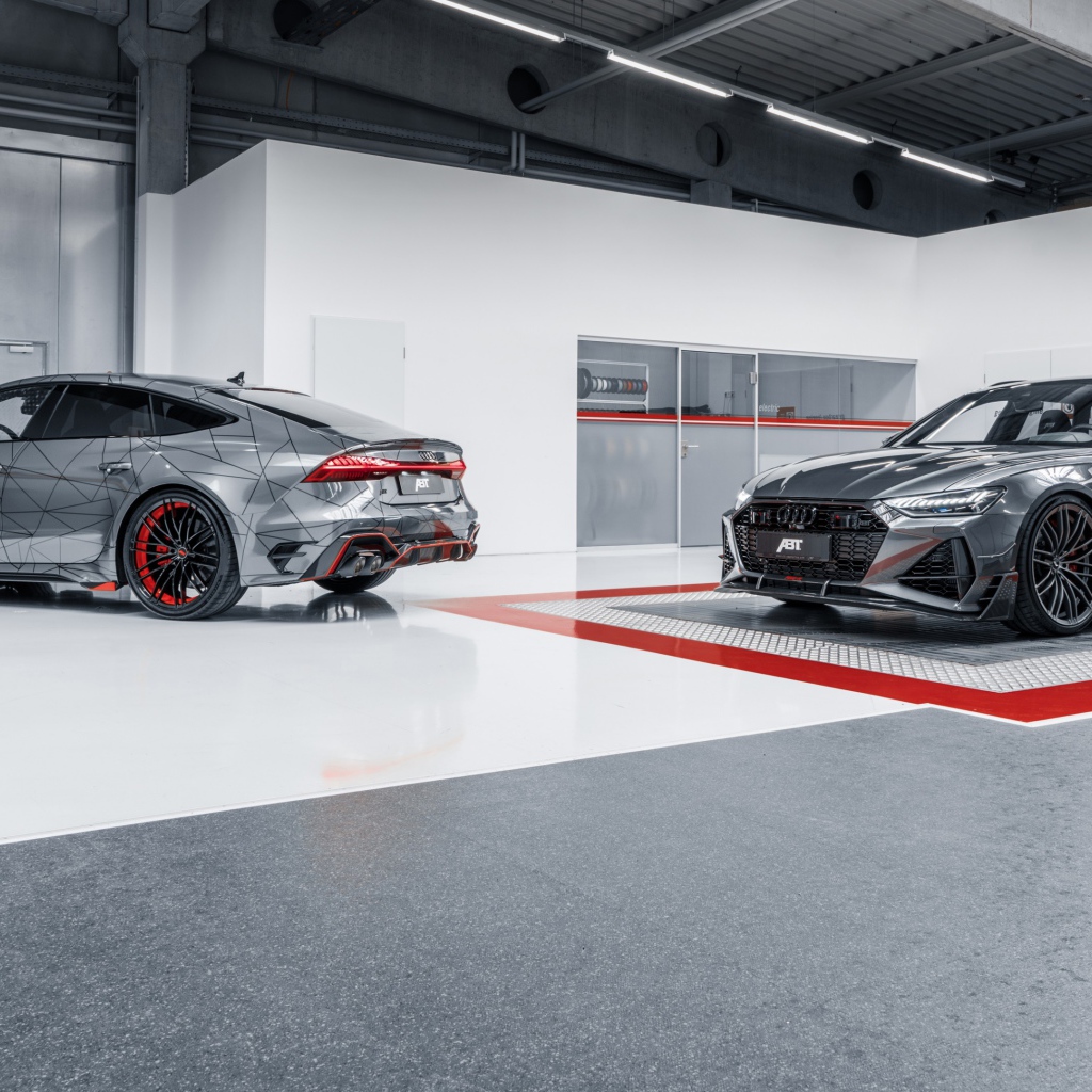 Два автомобиля ABT RS6-R 2020 года в гараже