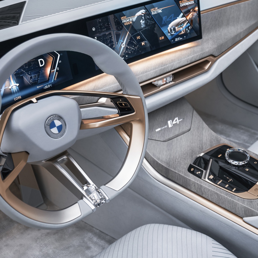 Красивый салон автомобиля BMW Concept I4 2020 года