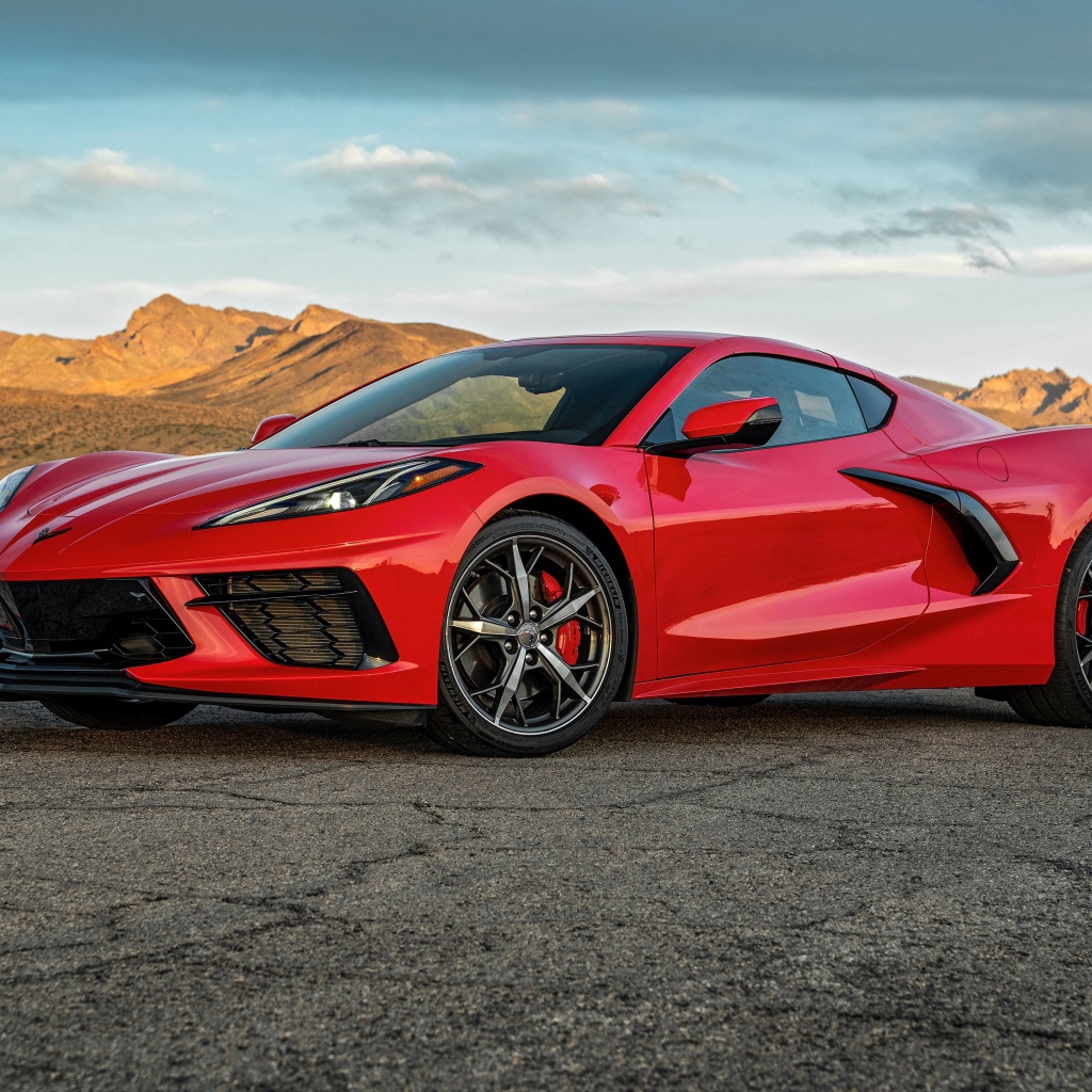 Красный автомобиль  Chevrolet Corvette Stingray Z51, 2020 года 