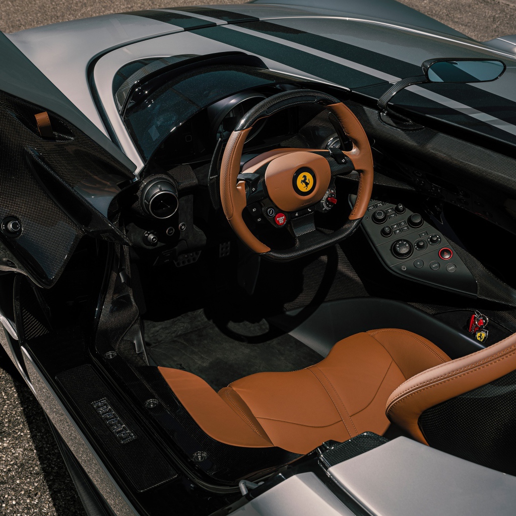 Салон автомобиля Ferrari Monza SP1 2020 года 