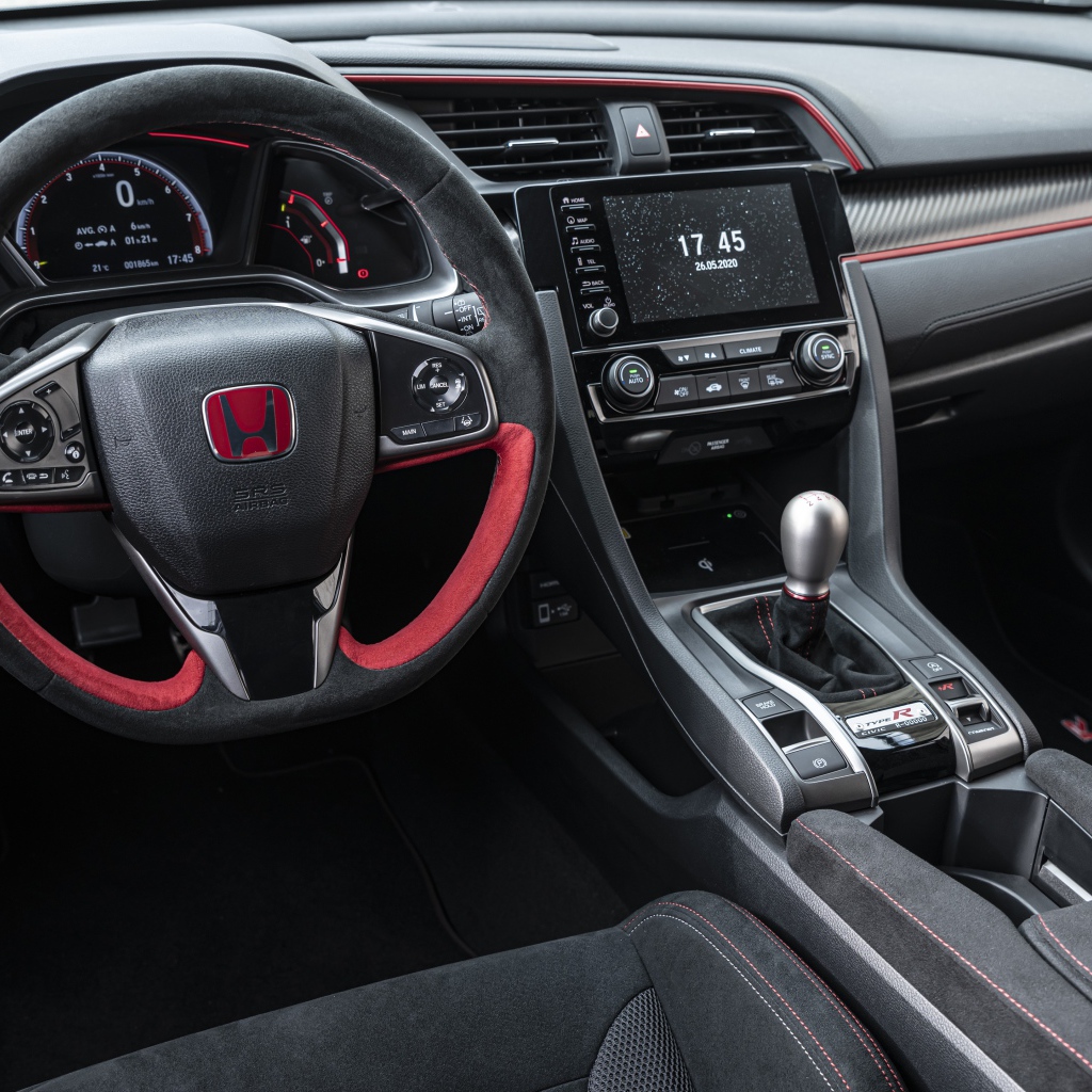 Черный кожаный салон автомобиля Honda Civic Type R Sport Line