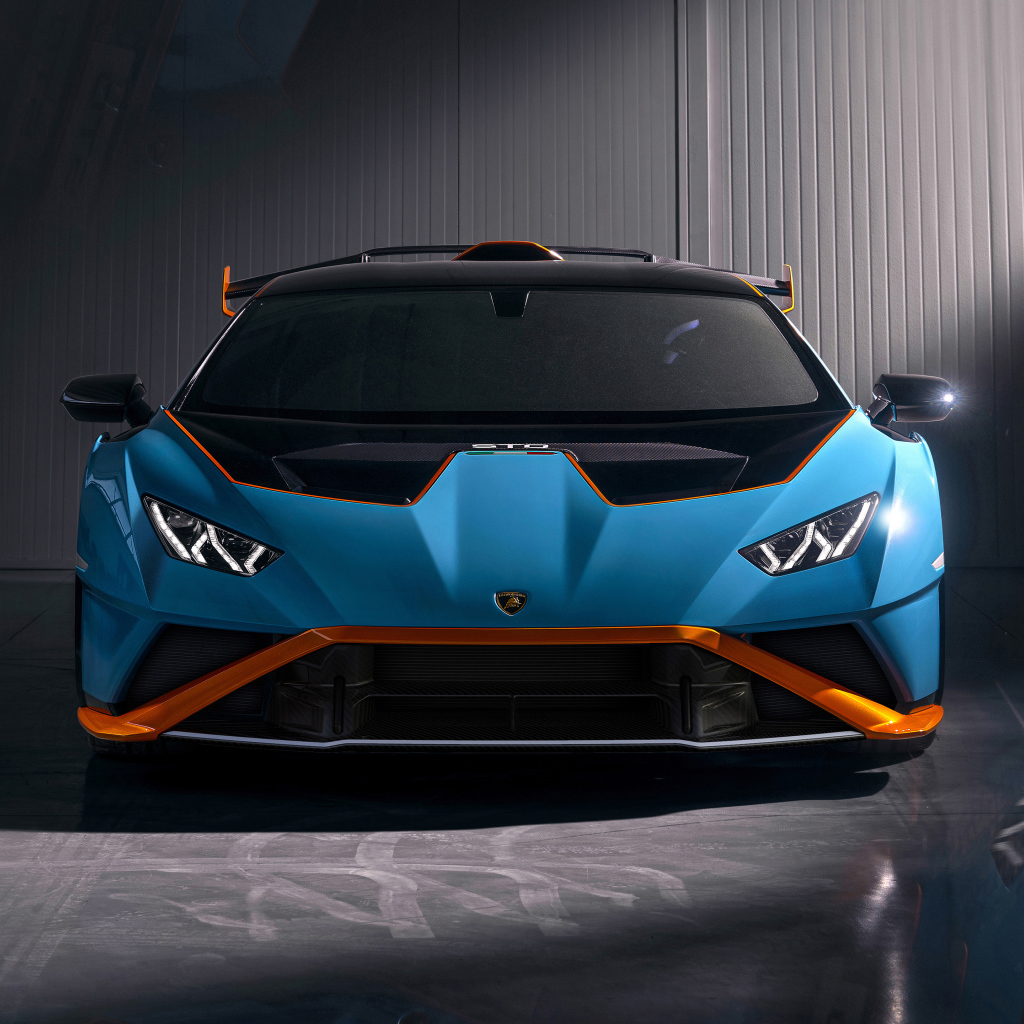 Автомобиль Lamborghini Huracán STO 2021 года вид спереди