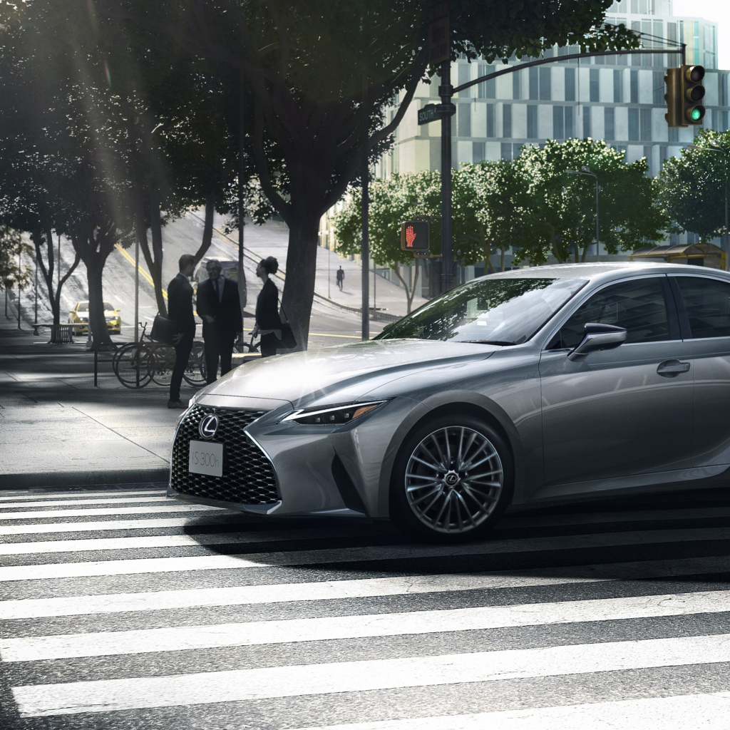 Автомобиль Lexus IS 300h 2021 года в городе