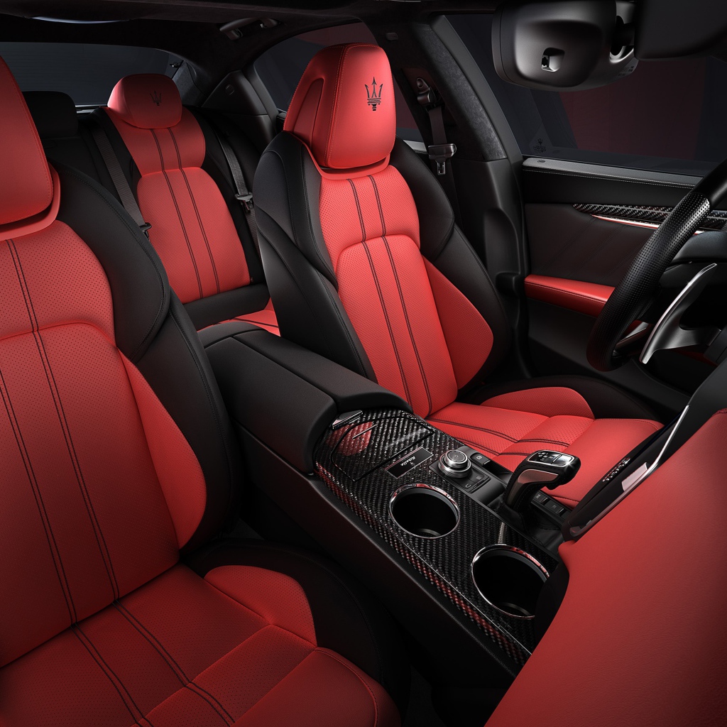 Красный кожаный салон Maserati Ghibli S Q4, 2020 года