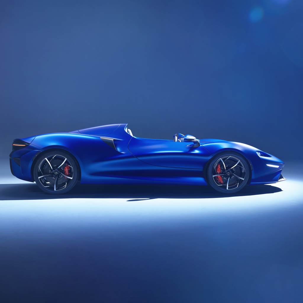 Спортивный автомобиль McLaren Elva 2020 года 