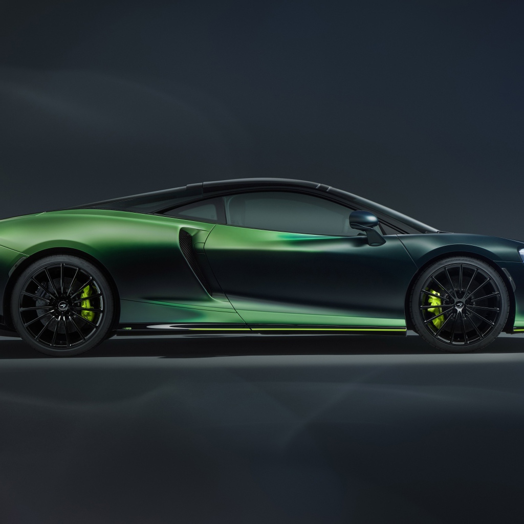 Автомобиль McLaren GT Verdant Theme By MSO 2020 года вид сбоку