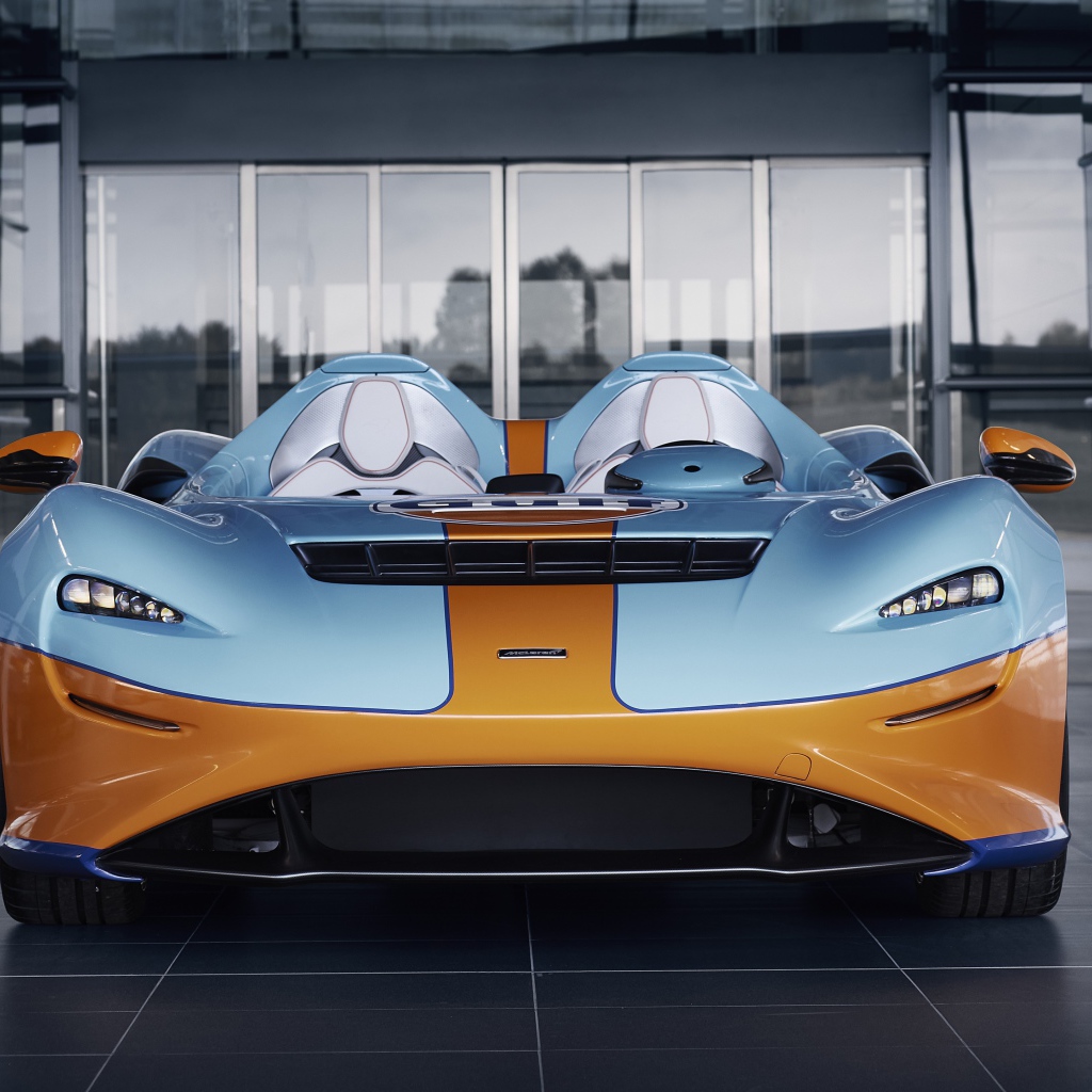 Спортивный автомобиль McLaren Elva Gulf Theme By MSO 2021 года