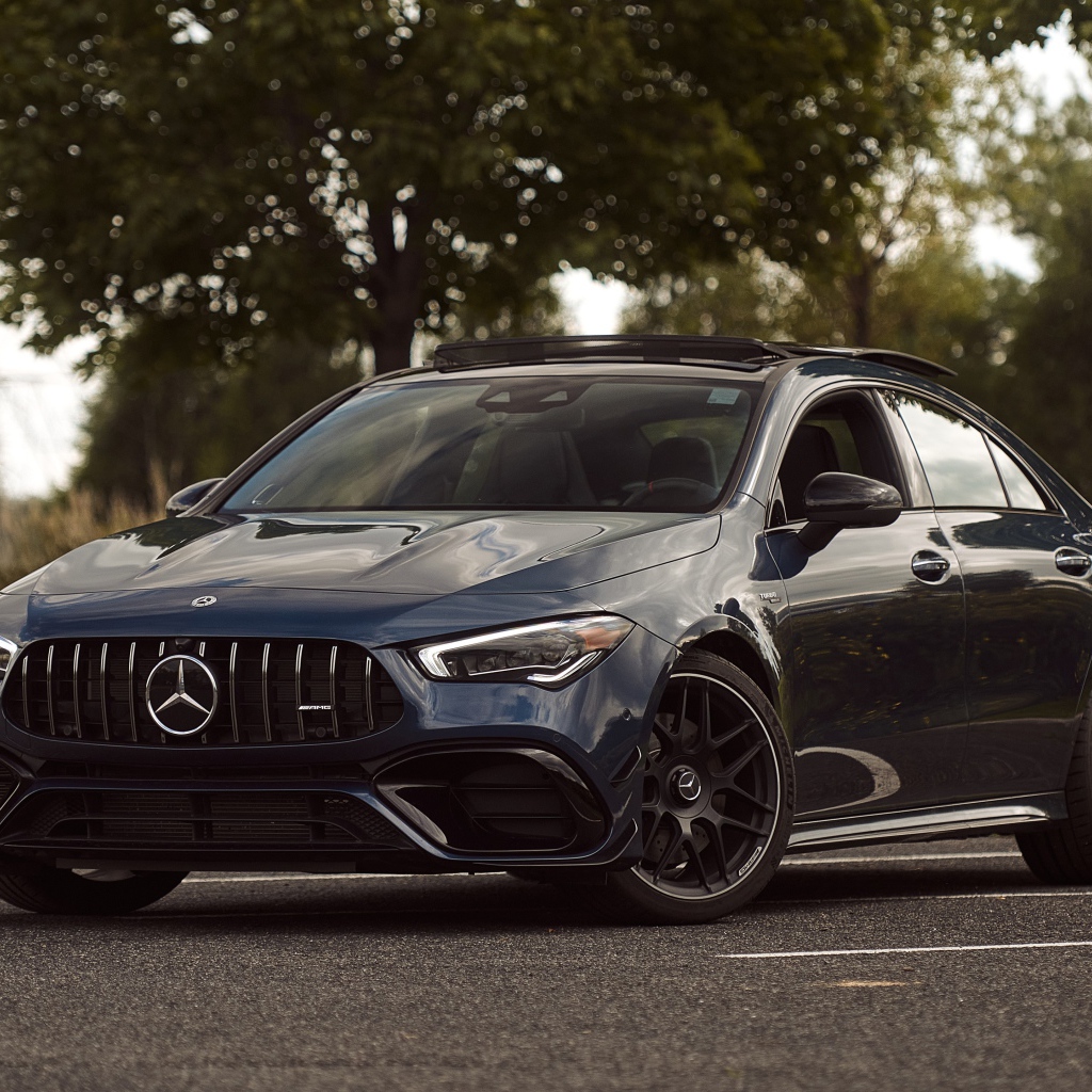 Черный автомобиль  Mercedes-AMG CLA 45 4MATIC, 2020 года 