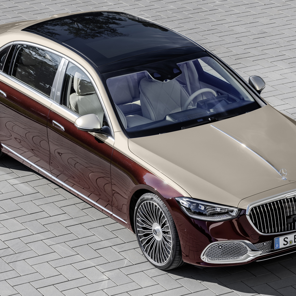 Дорогой автомобиль Mercedes-Maybach S 580,  2021 года вид сверху