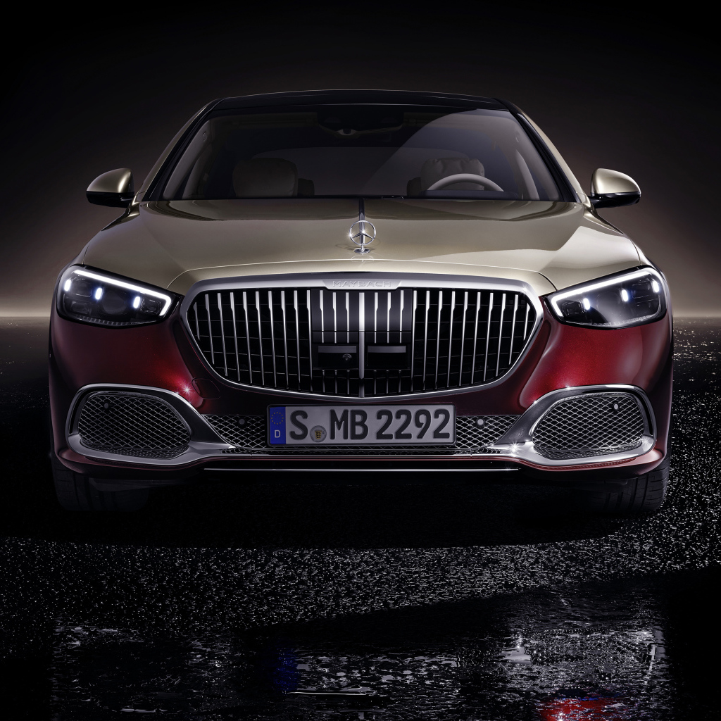 Автомобиль Mercedes-Maybach S 580,  2021 года вид спереди