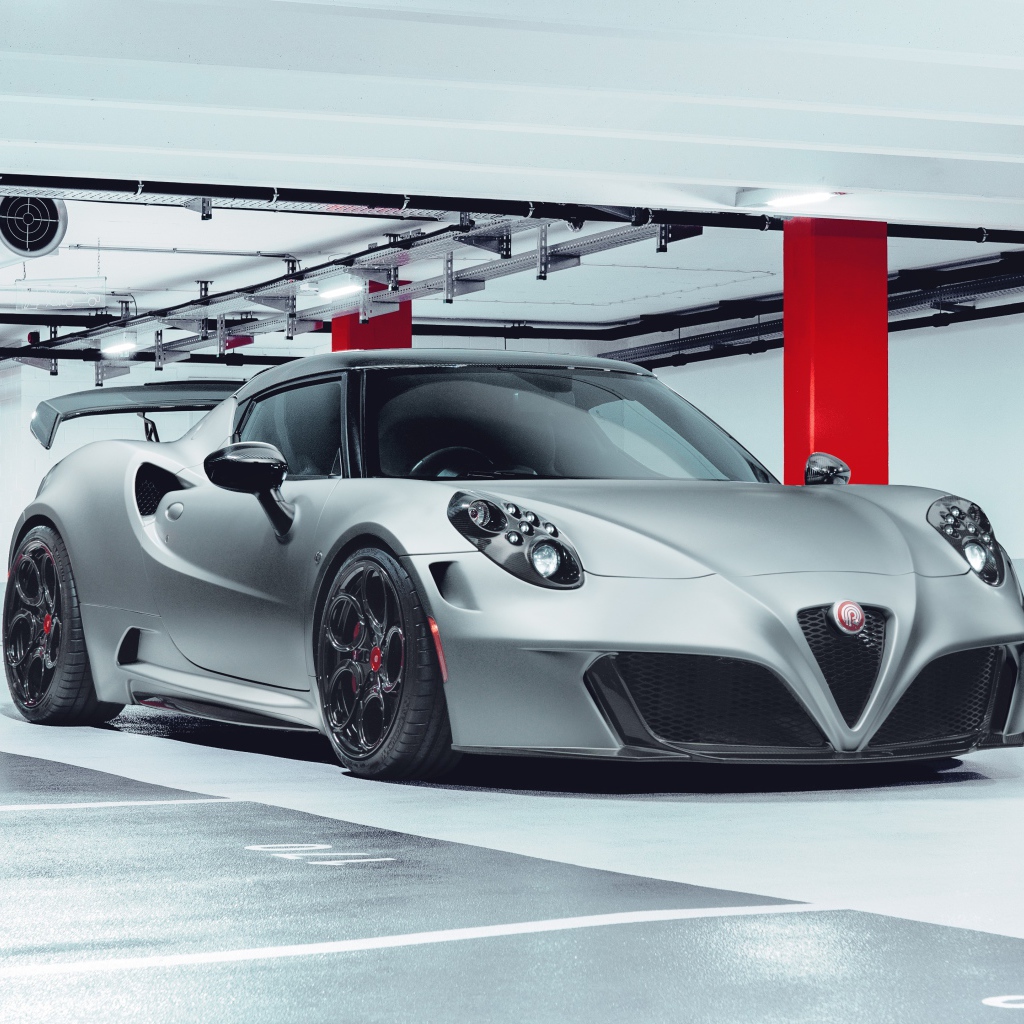 Спортивный Pogea Racing Nemesis 2020 года в гараже