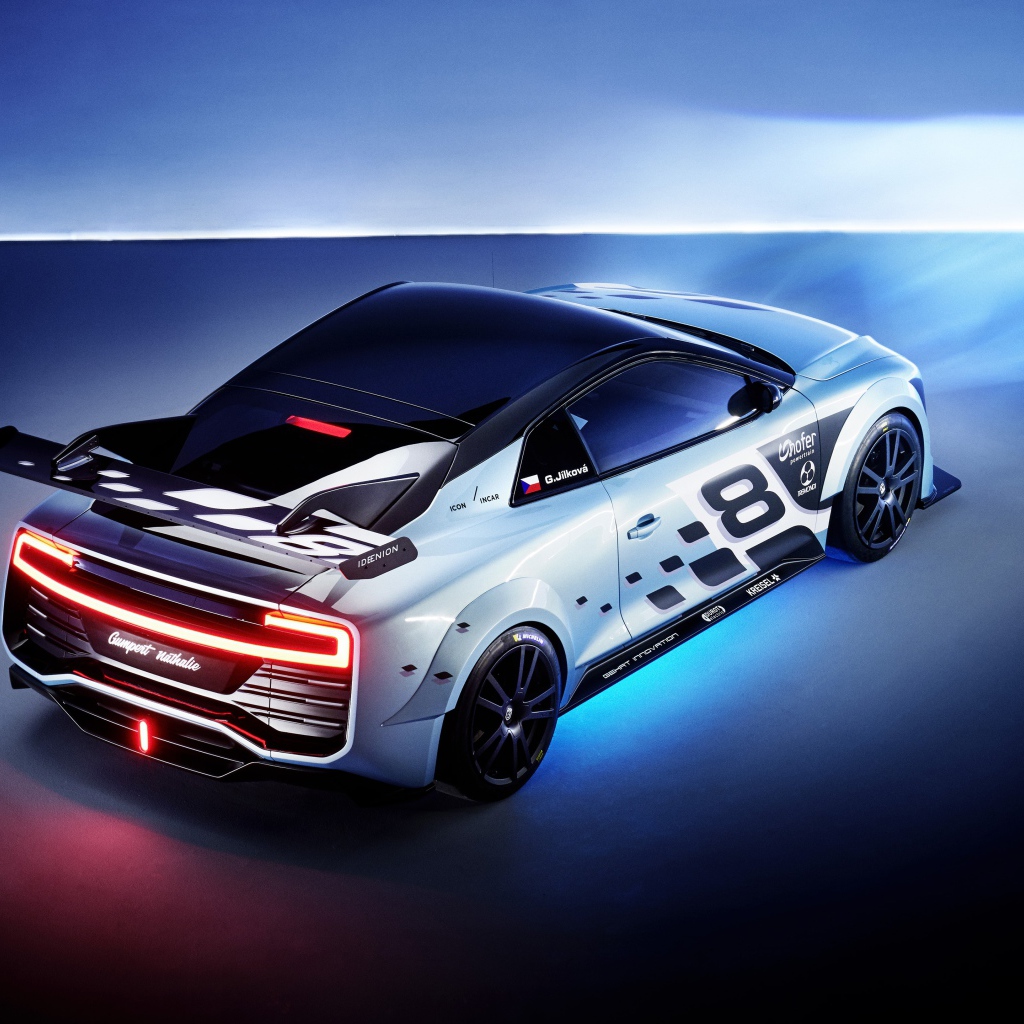 Автомобиль Gumpert Nathalie Race вид сзади