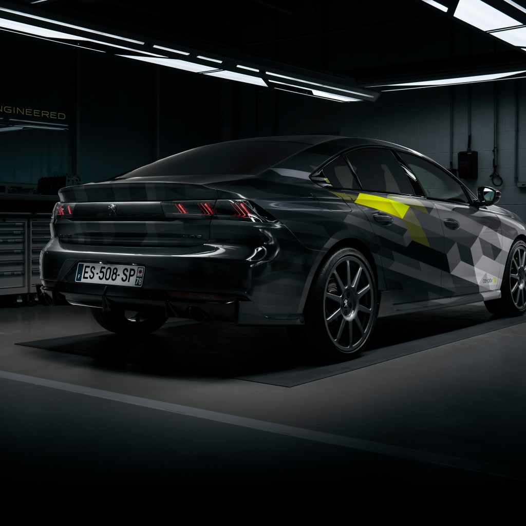 Автомобиль Peugeot 508, 2020 года в гараже