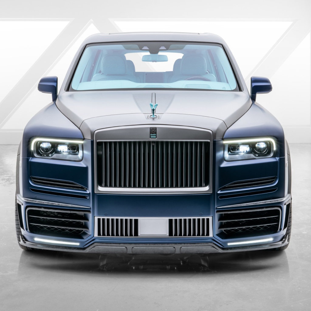Дорогой автомобиль Mansory Rolls-Royce Cullinan Coastline 2020 года вид спереди