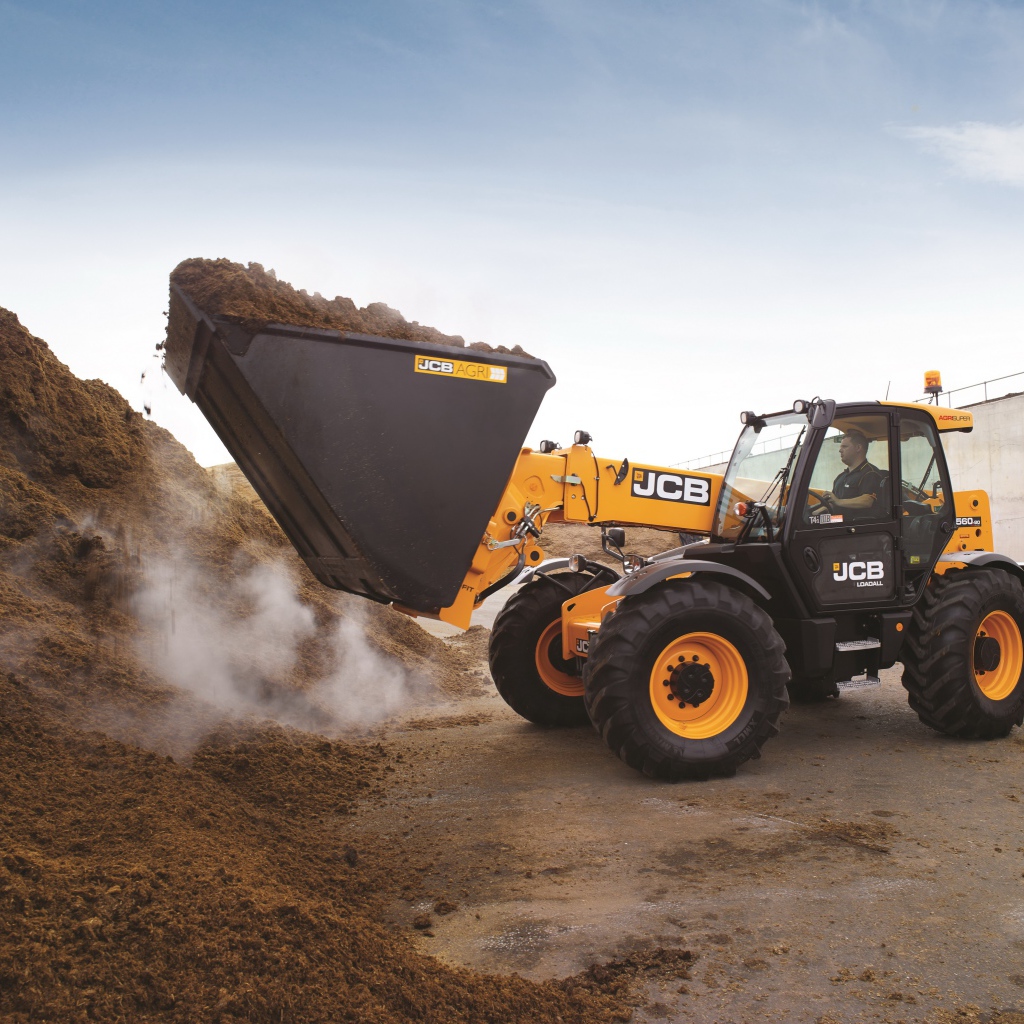 Экскаватор JCB 560-80 на работах 