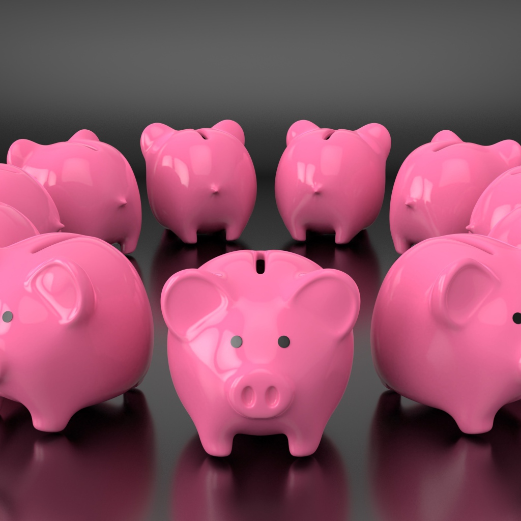 Много розовых свиней копилок на сером фоне