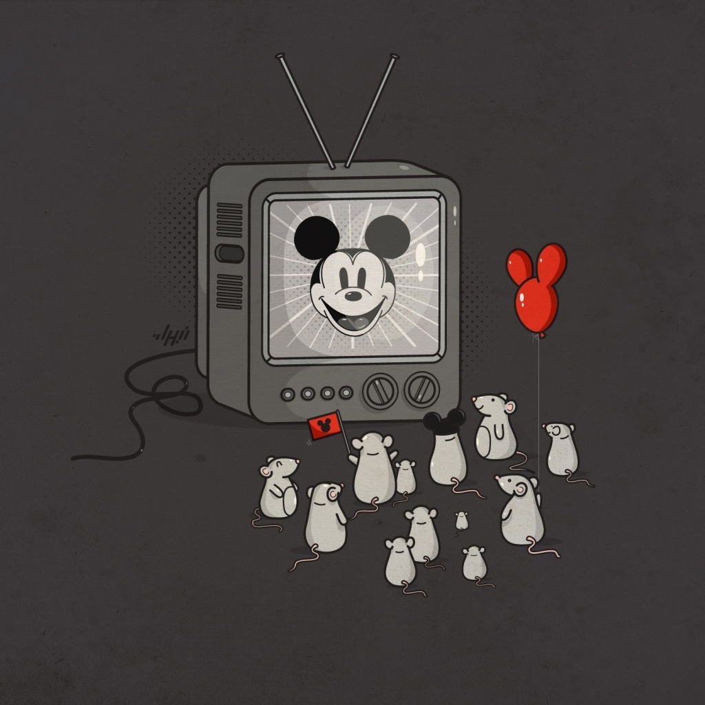 Мыши смотрят по телевизору мультфильм про Микки Мауса