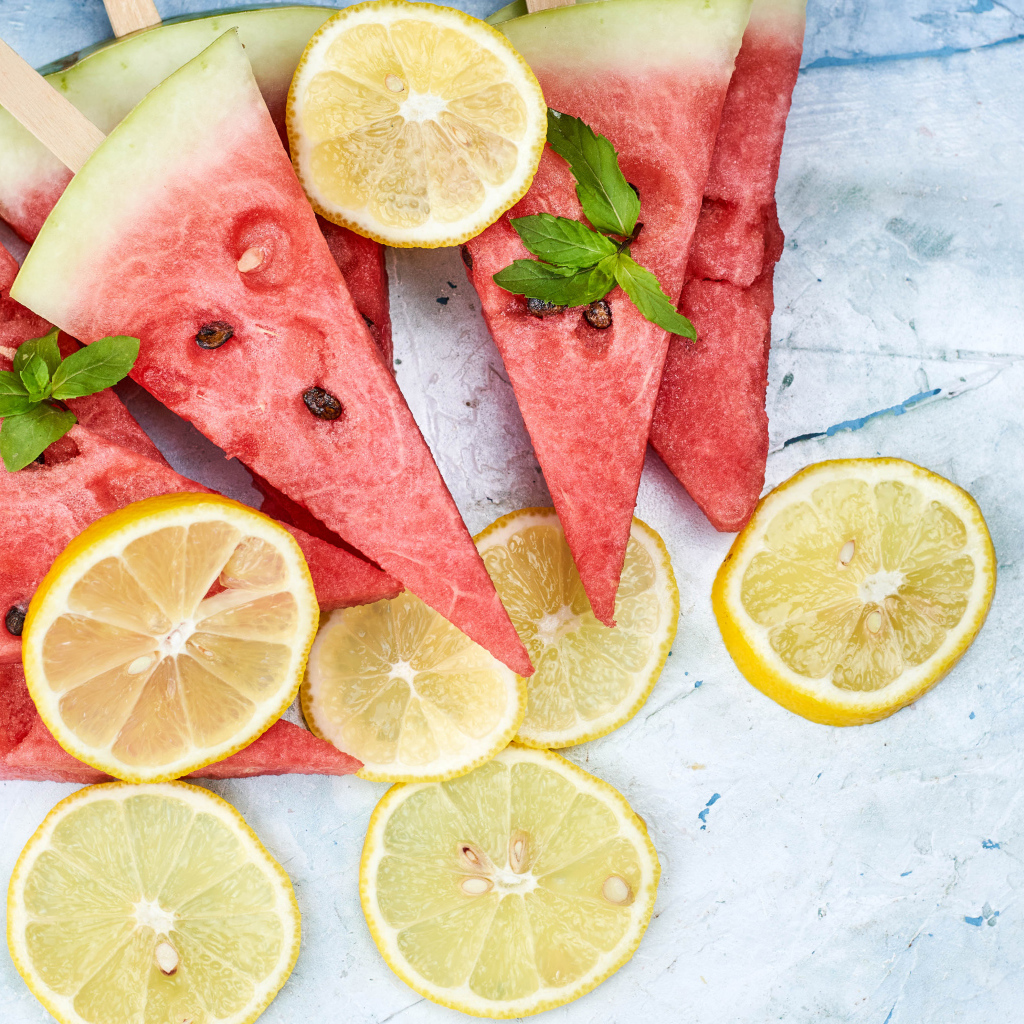 Кусочки арбуза с лимоном