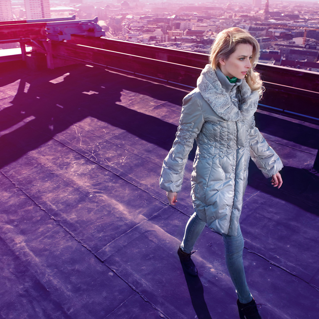 Модель Ева Пэдберг на крыше