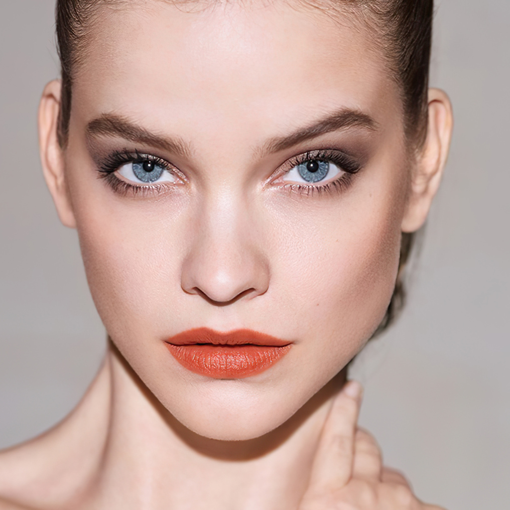 The face of blue-eyed model Barbara Palvin