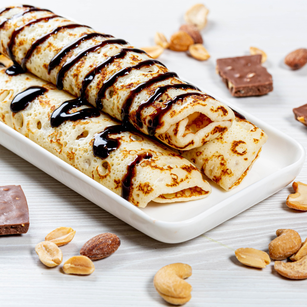 Блины с шоколадом и орехами на праздник Масленица 2020 