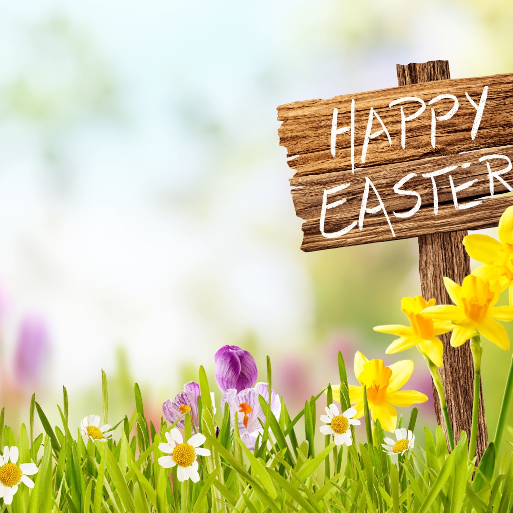 Табличка с надписью Счастливой Пасхи с цветами